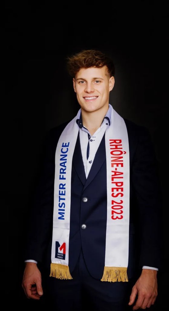 photo officielle Mister France représentant sa région Rhône-Alpes 2023